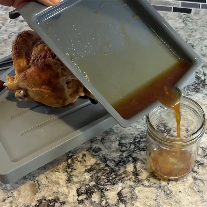 Karving King Plus - Meal Prep System With Removable Cutting Board